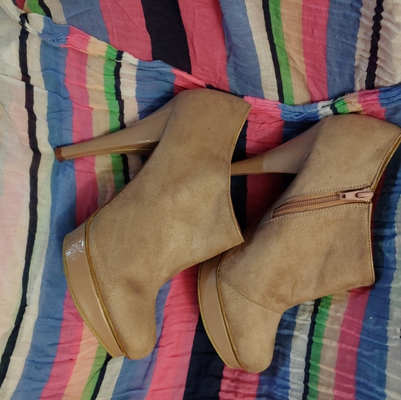 Olsenboye ankle boot platform heels in blush pink - Picture 4 of 9